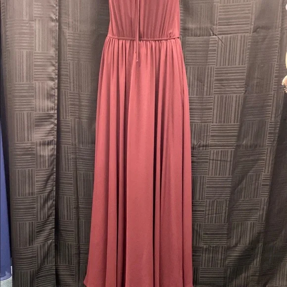 Elegant Pink Halter Dress - Picture 3 of 5